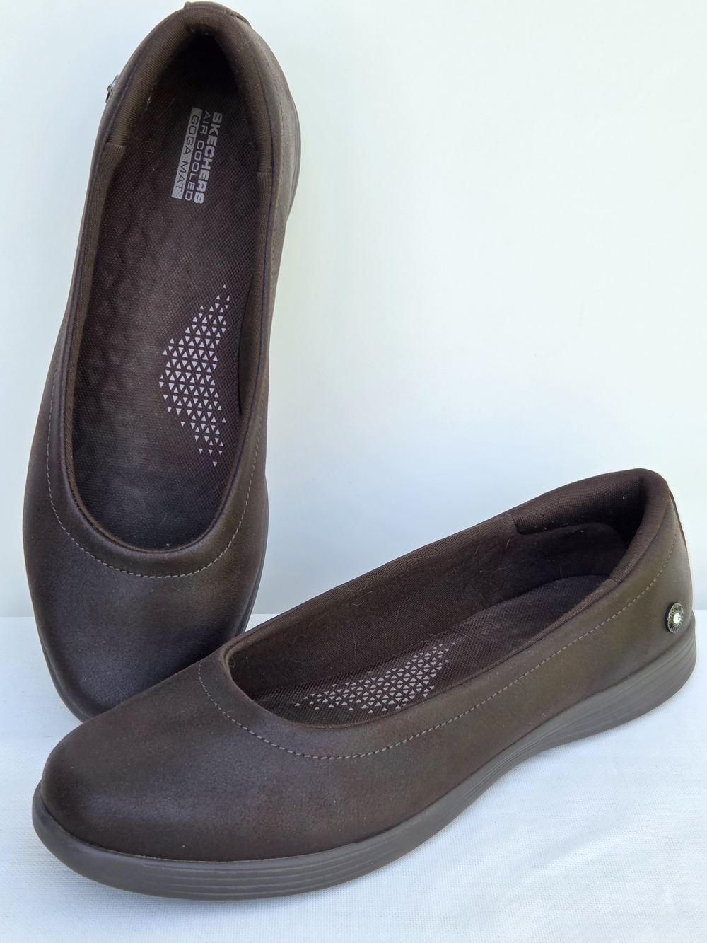 Skechers Women's On The Go Dreamy Night Out Slip On Flat Casual Sneaker Size-11